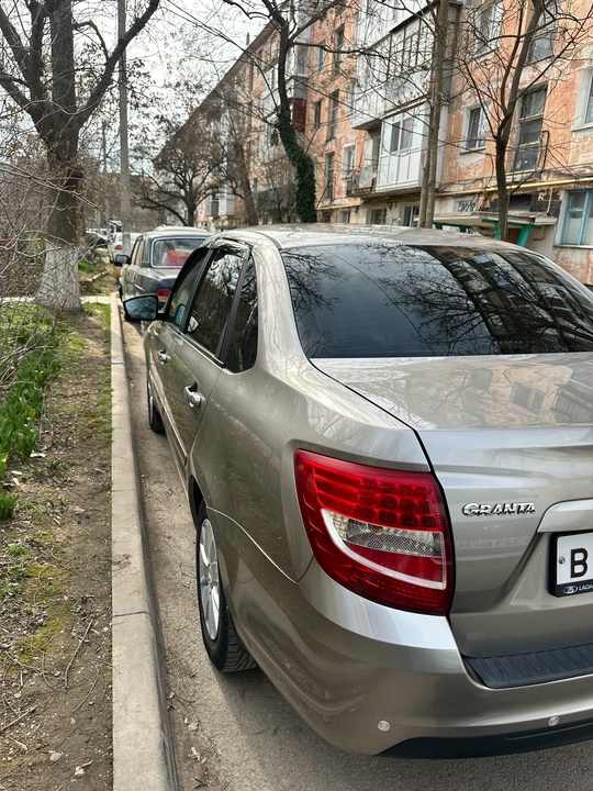Продам Ладу Гранту 2019 года (2)