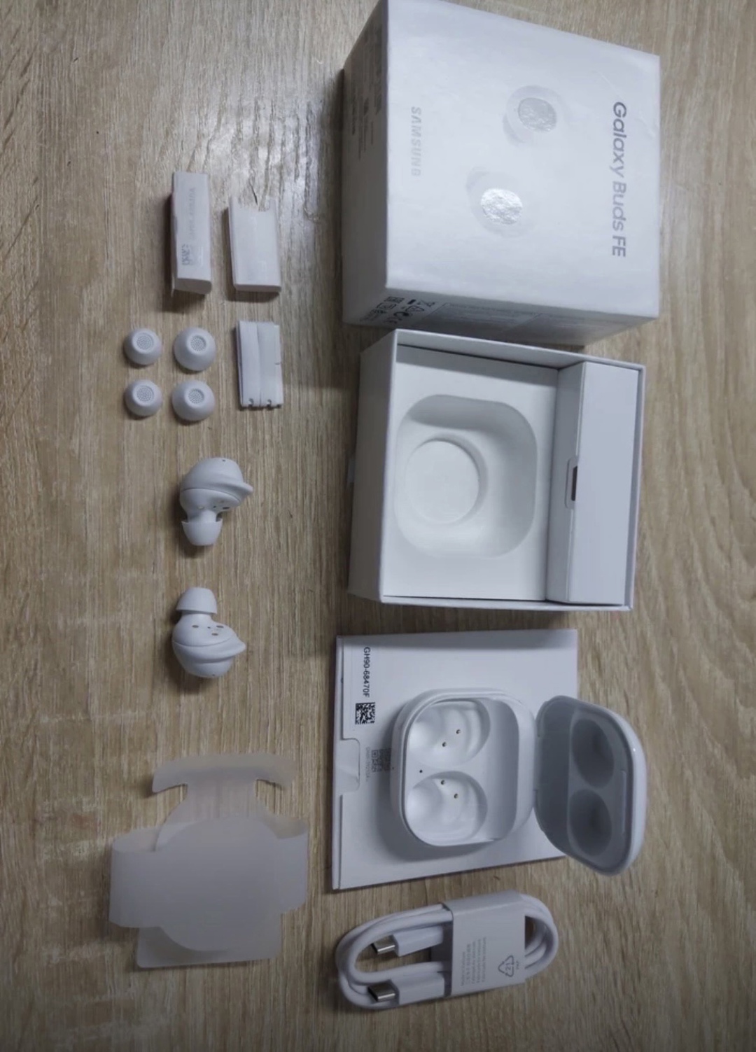 Samsung Galaxy Buds FE.

Наушники в (1)