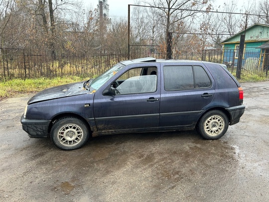 Гольф 1993год
Заводится ездит 
ПТС СТС (1)