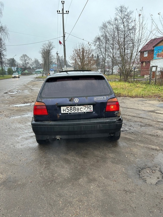 Гольф 1993год
Заводится ездит 
ПТС СТС (2)