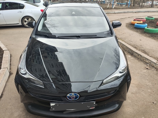 Продам Toyota Prius 2019 года.
