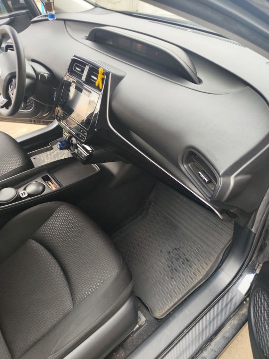 Продам Toyota Prius 2019 года. (9)