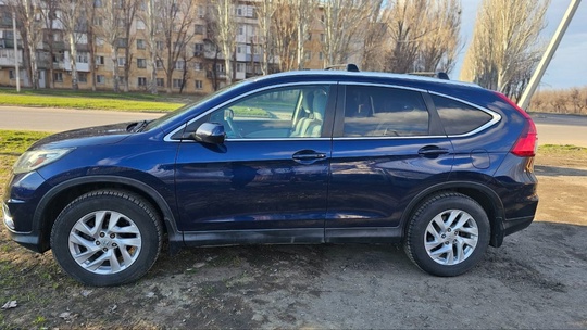 Honda cr-v 2016г
2.4 бензин 140000км
Полный (4)