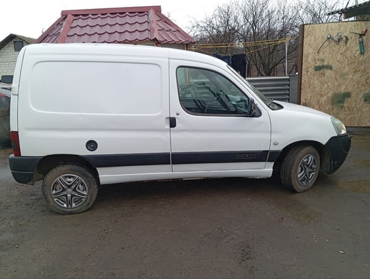Продам ситроен берлинго 
2004 год (1)