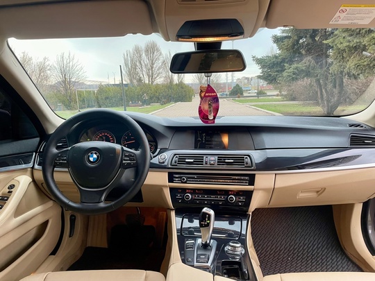 Продам BMW F10 2013г.Двигатель бензин
2л (7)