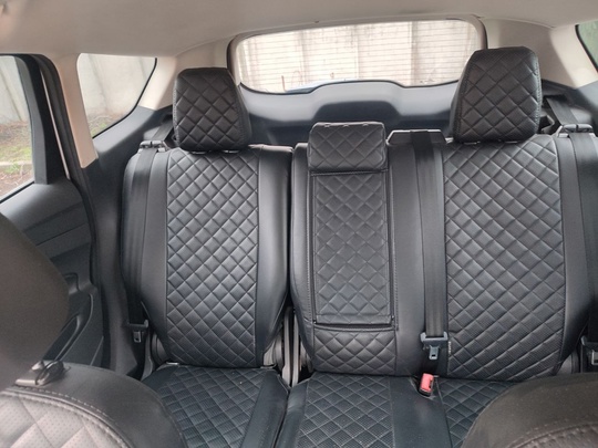Ford Escape 2.5 AT ; (2)
