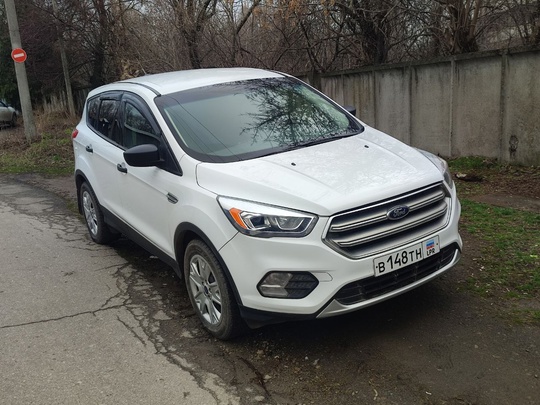 Ford Escape 2.5 AT ; (5)