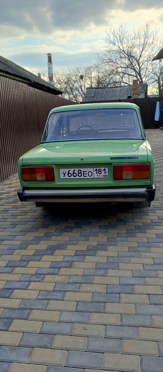 Продам ваз 2105.1982 года в (1)