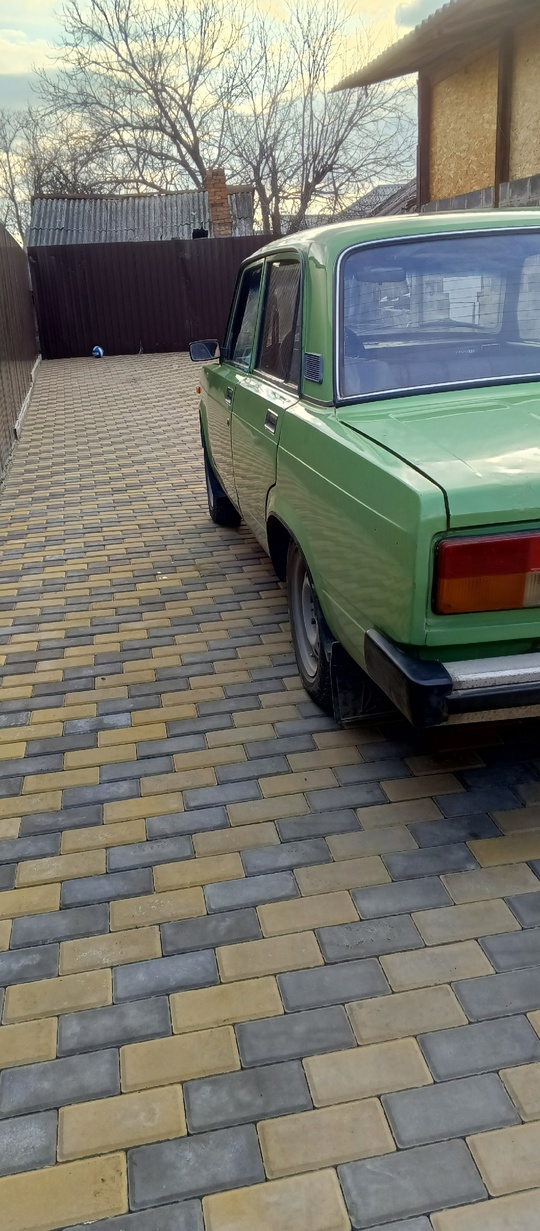 Продам ваз 2105.1982 года в (3)