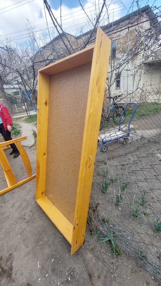 Двухъярусная кровать б/у 8000т.
+79783996937