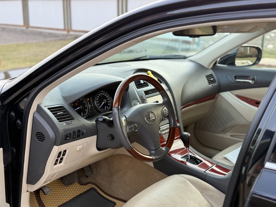 В продаже в Луганске
Lexus ES (5)