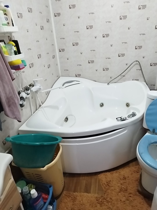 Продам гидромассажную ванную. Всё работает.
