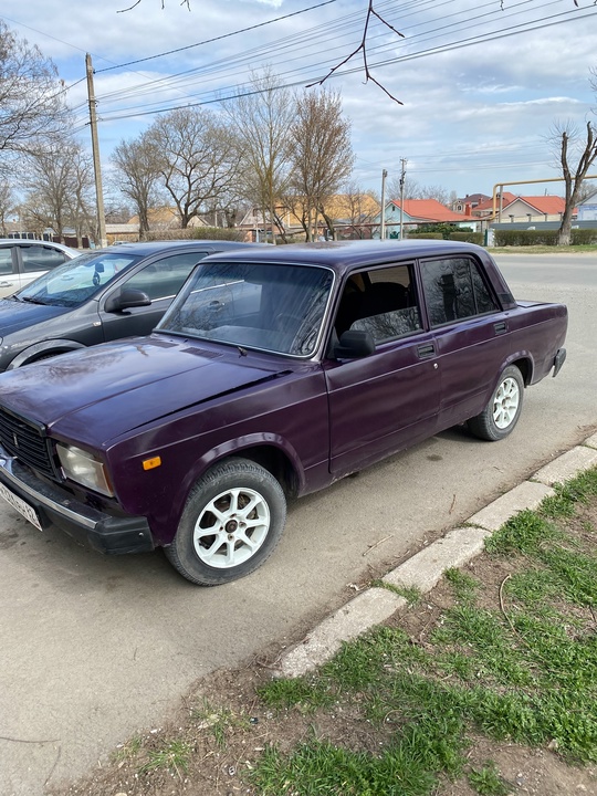 Ваз 2107 2001г.
В хорошем состоянии, (1)