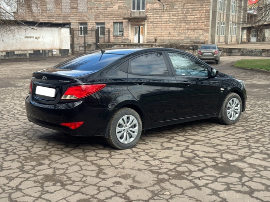 Продам Hyundai Solaris(рестайлинг )
Год - (3)