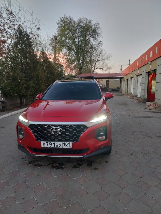 Продам Hyundai Santa Fe 2019 (1)