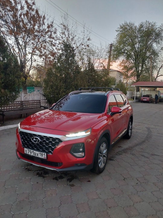 Продам Hyundai Santa Fe 2019 (3)