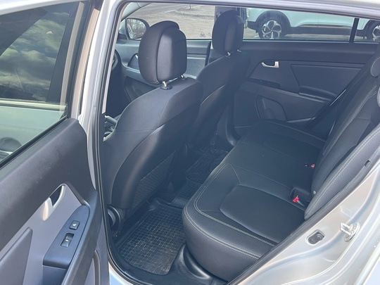 Продам KIA Sportage 2012 г (7)