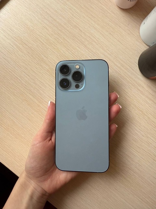 Продам Айфон 13 Pro на
