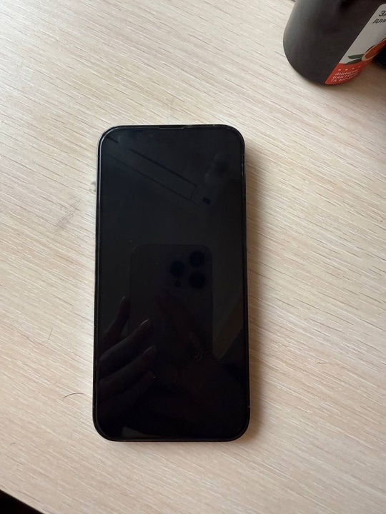 Продам Айфон 13 Pro на (3)