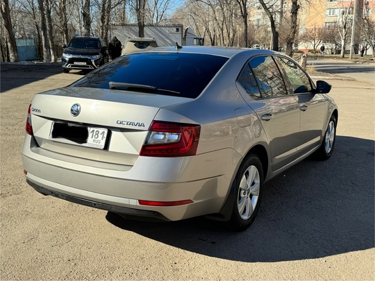1. Skoda Octavia A7 FL
2. (5)