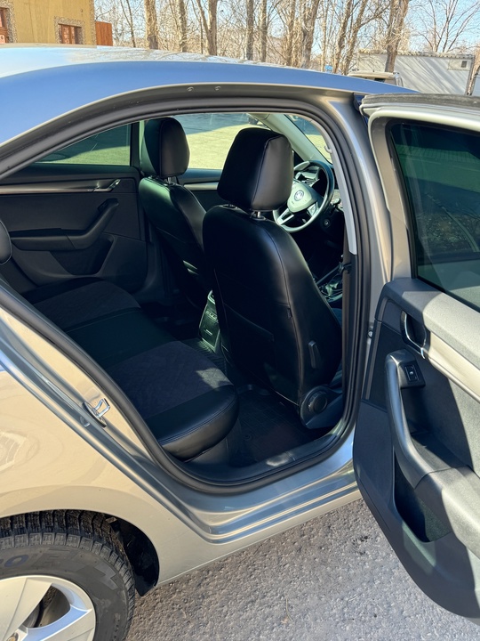 1. Skoda Octavia A7 FL
2. (8)