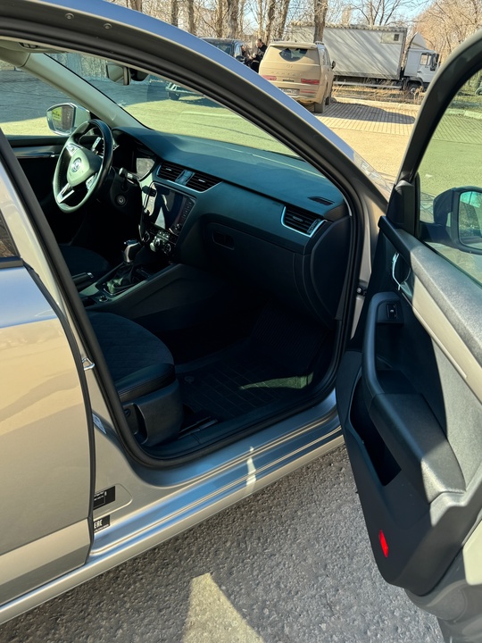 1. Skoda Octavia A7 FL
2. (9)