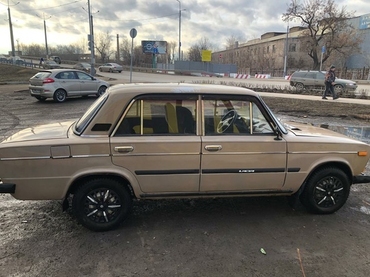 Продаю 2106 в очень хорошем (2)
