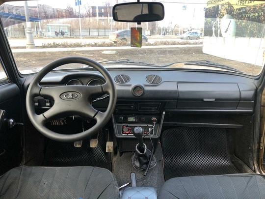Продаю 2106 в очень хорошем (6)