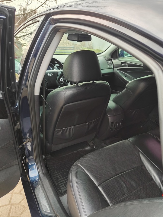 Цена 1.380
Продам Hyundai Sonata 
2013г.в (6)