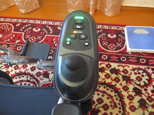 Продам новое инвалидное кресло на (3)