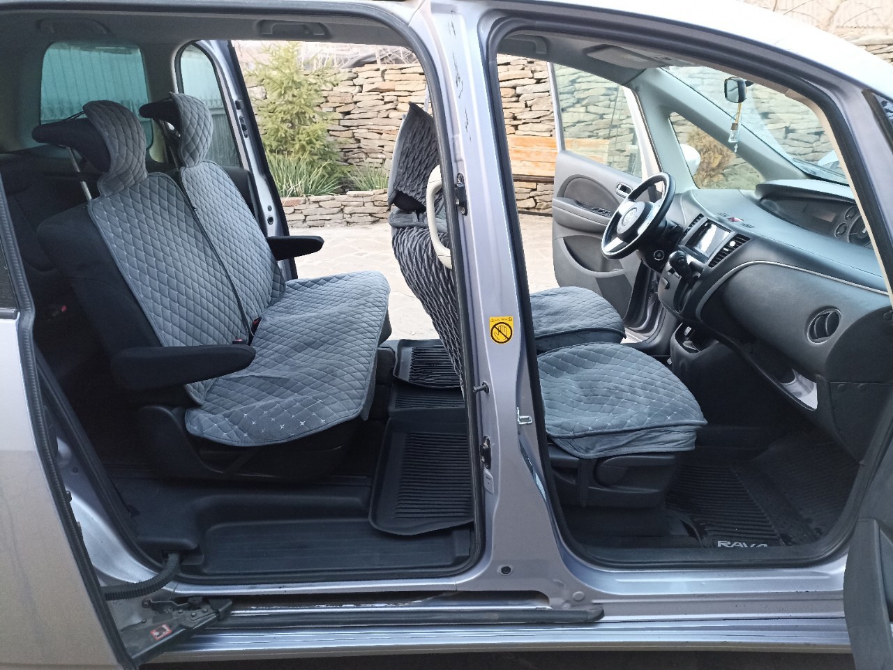 Mazda Biante 2011 год

-Двигатель: 2.0 (8)