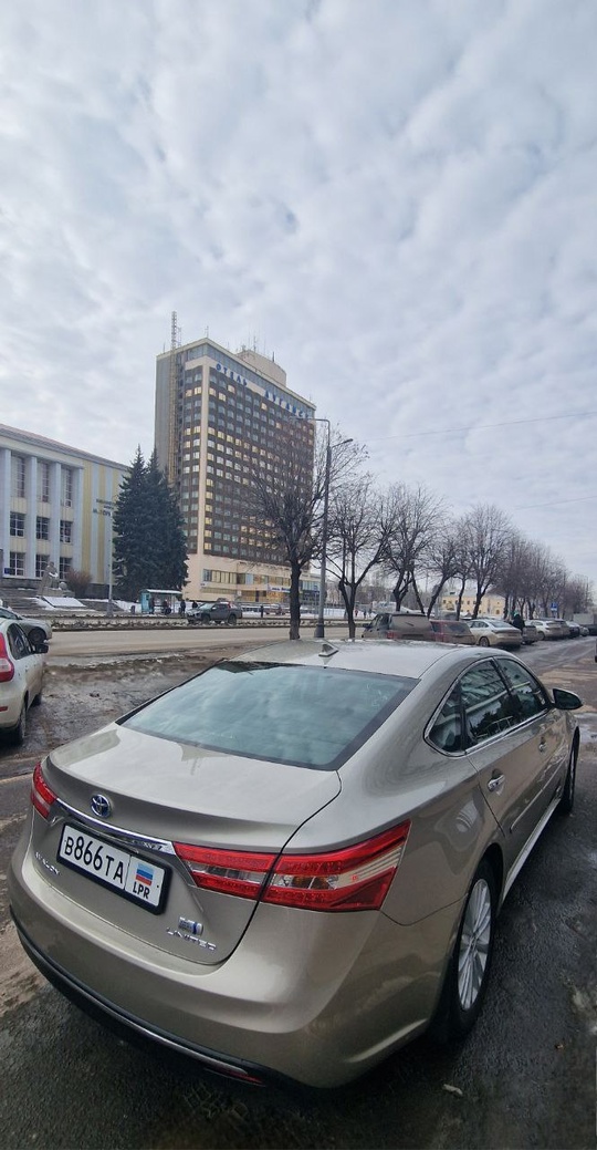 Toyota avalon limited 2,5hybrid 2013
Надёжный