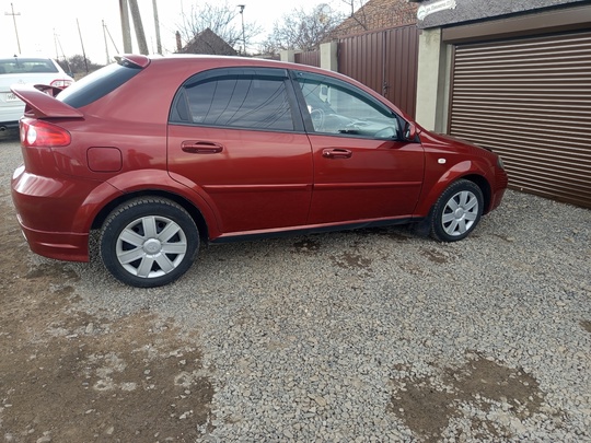 Chevrolet Lacetti Хэтчбек 2007год 
1.6 (3)