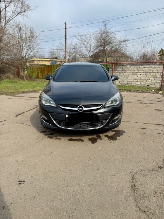 Opel Astra j 2012 г