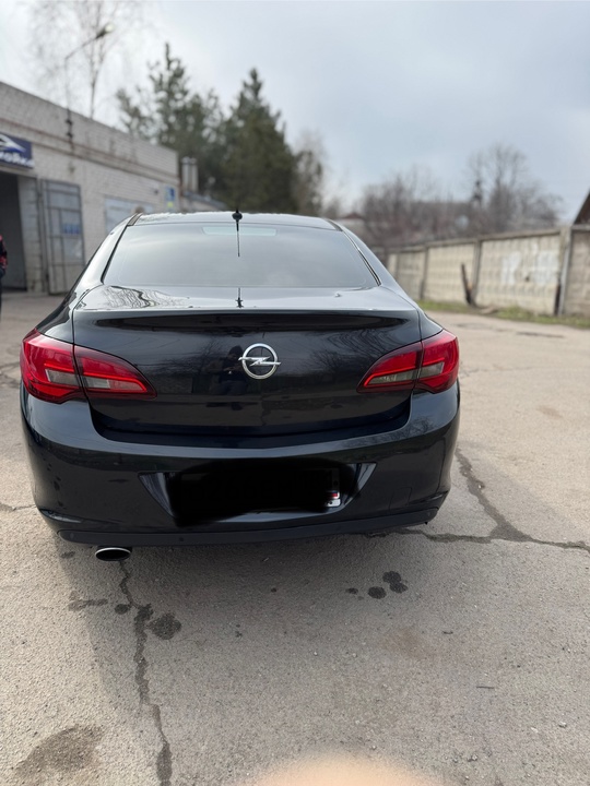 Opel Astra j 2012 г (3)