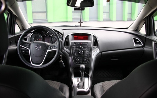 Opel Astra j 2012 г (7)