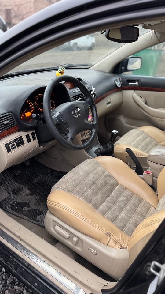 Продам Toyota Avensis в отличном (8)