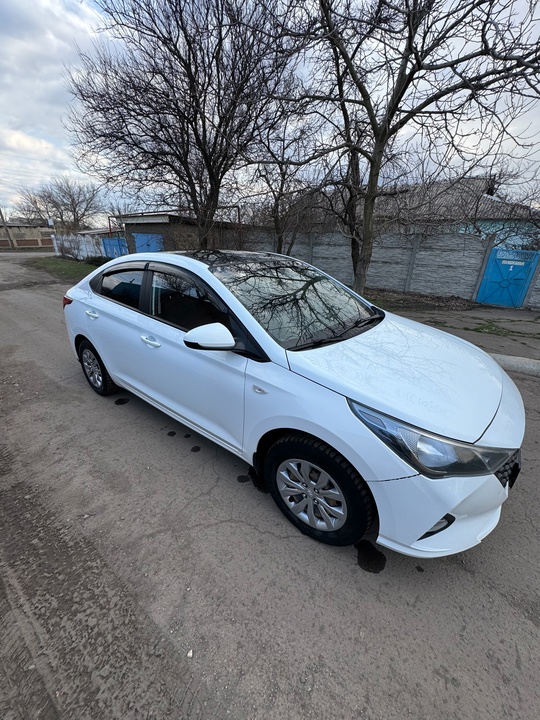Продам Hyundai Solaris 2020 года. (5)