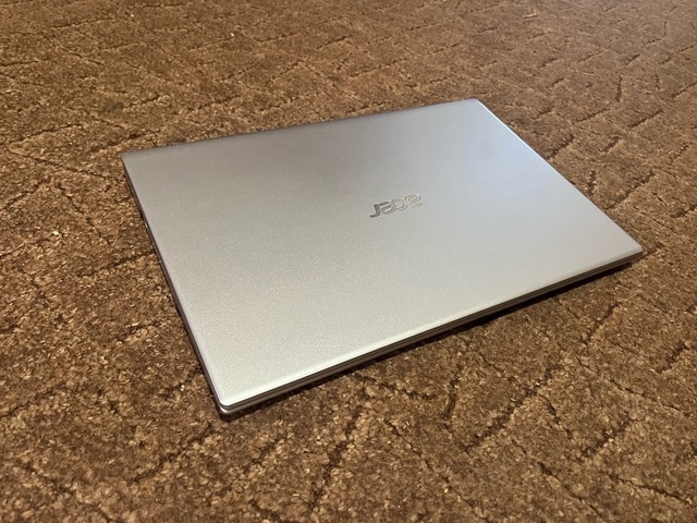 Продам Ноутбук 
Acer Aspire 3 (1)