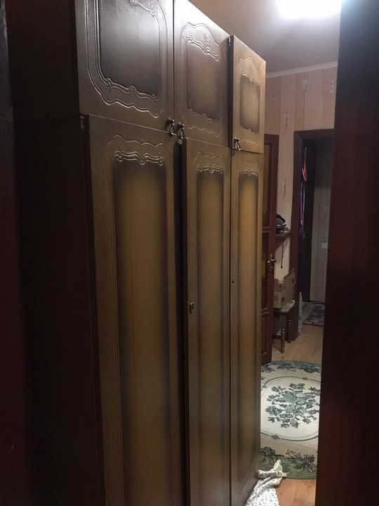 Продаётся б/у шкаф за 2000