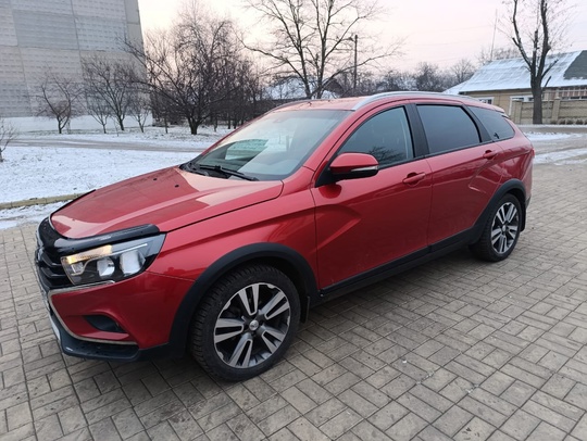 Продам,Лада Веста кросс
1,6 механика,
2019 года,