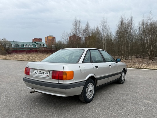 В продаже легендарная Ауди 80

У (3)