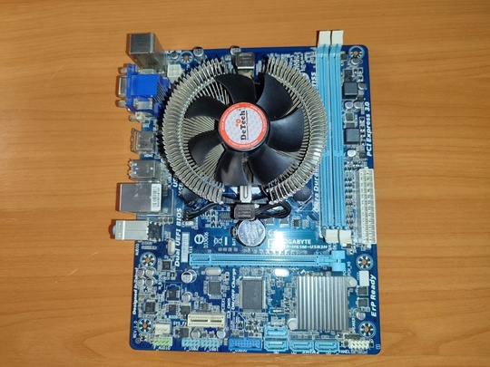 Продам материнскую плату GIGABYTE GA-H61M-USB3H