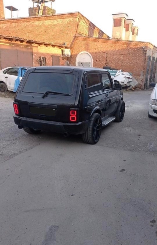 ВАЗ (LADA) 4x4 (Нива) 1.7 (7)