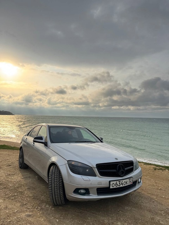 Мерседес W204 2008 года, 2,1л,