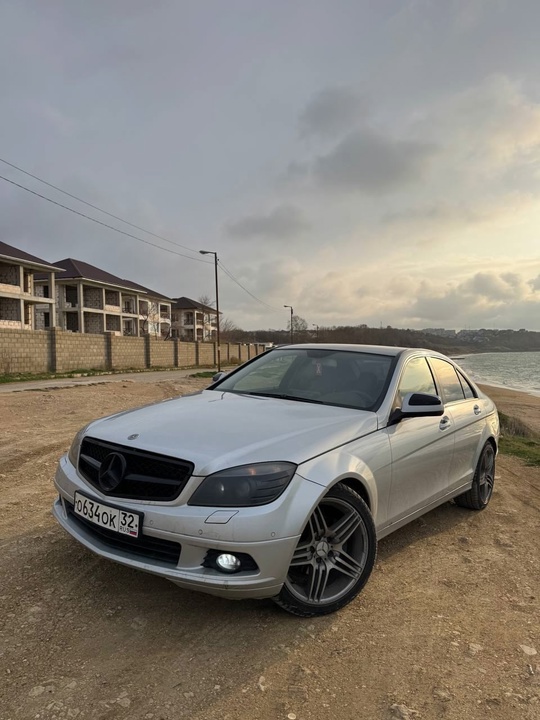 Мерседес W204 2008 года, 2,1л, (3)