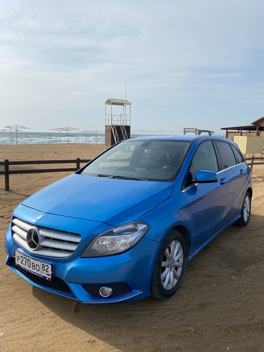 В продаже Mercedes b180 2013