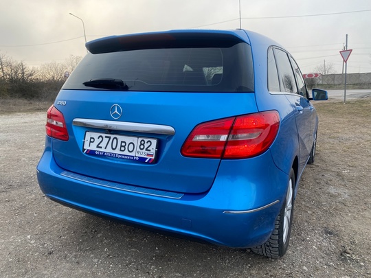 В продаже Mercedes b180 2013 (2)
