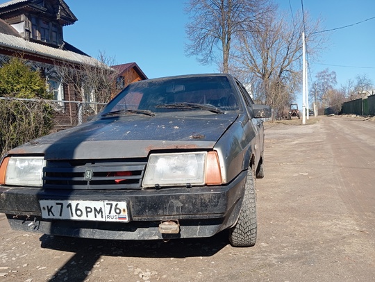 Ваз-2199, 2001г инжектор
Машина из под (6)