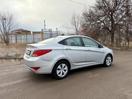 Hyundai Solaris 2016г.
Автомат 1.4 бензин
Пробег (1)